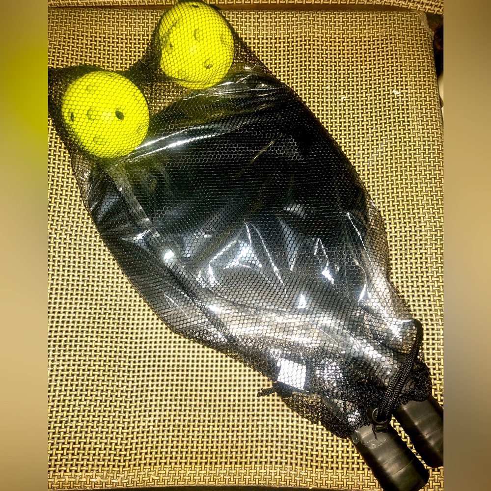 ♨️FREE♨️ Pickleball Set